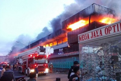  Pasar Senen Kebakaran,  40 Unit Mobil Pemadam Kebakaran Dikerahkan
