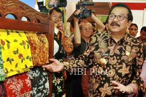  Gubernur Soekarwo Minta UMKM Perbaiki Kemasan Produk