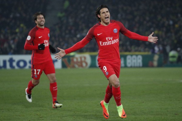  Cavani Borong 2 Gol Untuk PSG Tekuk Nantes