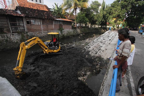  Kupang Minta Warga Bantaran Sungai Waspada