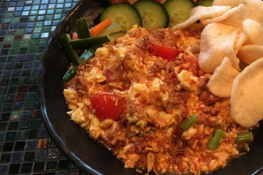  Mencicipi Kelezatan Insane Fried Rice Berkuah ala Wilshire