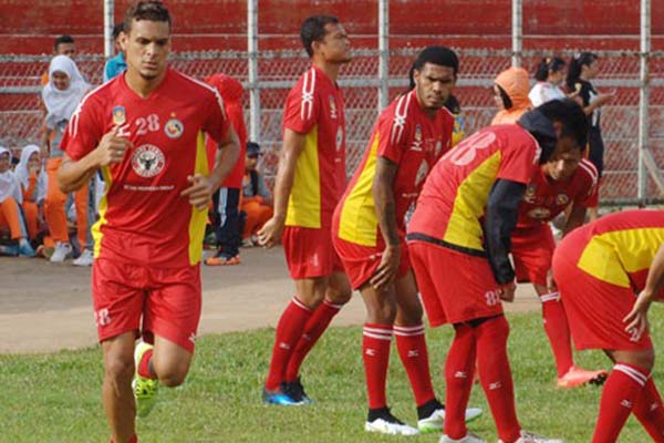 Para pemain Semen Padang FC tengah berlatih/Antara-Iggoy el Fitra