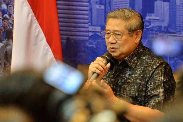  Makna Gestur SBY Saat Beri Keterangan Pers soal Penyadapan