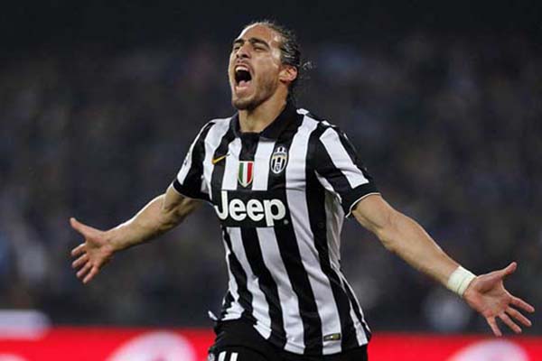  Milan Siap Lewati Palace Boyong Martin Caceres