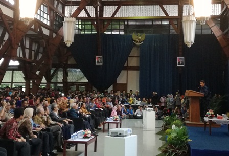  Susi Pudjiastuti Berikan Kuliah Umum di ITB