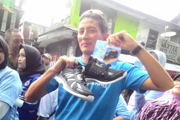  Sandiaga Uno Luncurkan Sepatu Produksi OK OCE