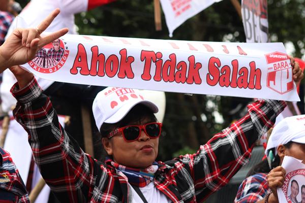  PENISTAAN AGAMA: Pendukung Yakin Ahok Tak Bersalah