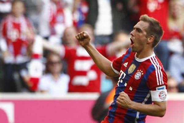  Lahm Umumkan Mundur, Munchen Mengaku Kaget