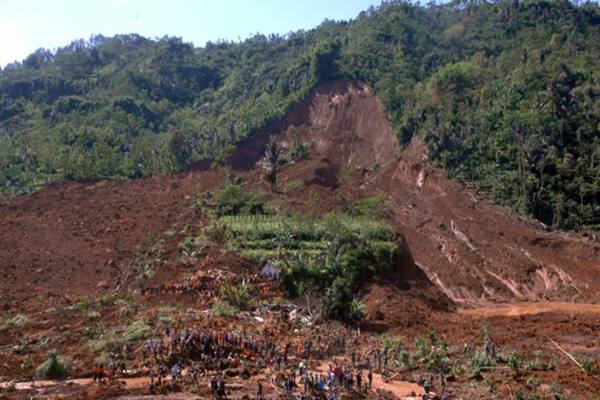  Terputus Longsor, Jalur Bayah-Cikotok ke Sukabumi Tak Bisa Dilalui