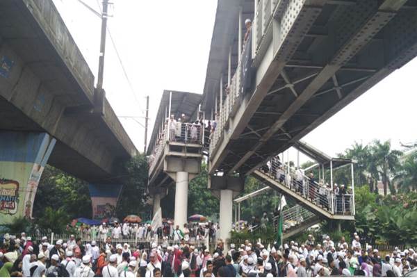  AKSI 112: Jalan Sekitar Istiqlal Dipenuhi Kendaraan Peserta