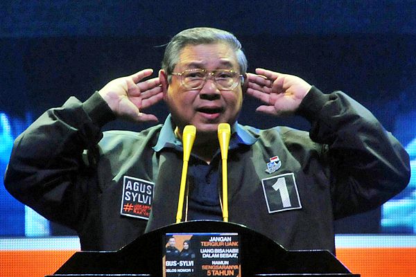  SBY BANTAH ANTASARI AZHAR: Jelang Konpers, Tamu Pengajian Padati Rumah SBY