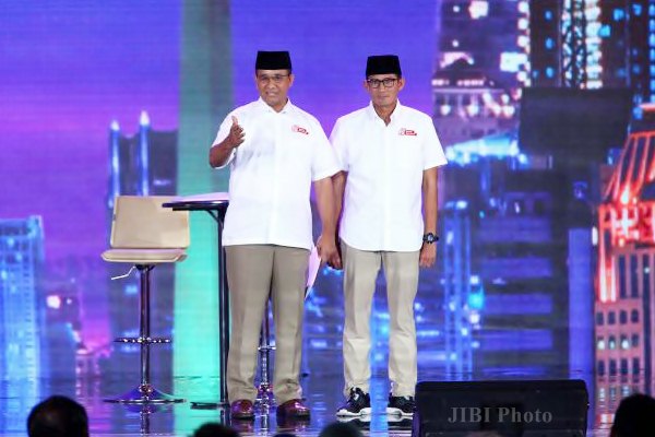  QUICK COUNT PILGUB DKI 2017:  Sandiaga Telah mencoblos di TPS I Kebayoran