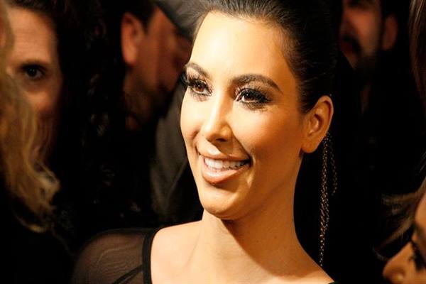  Lima Bulan Setelah Dirampok, Kim Kardashian akan ke Paris