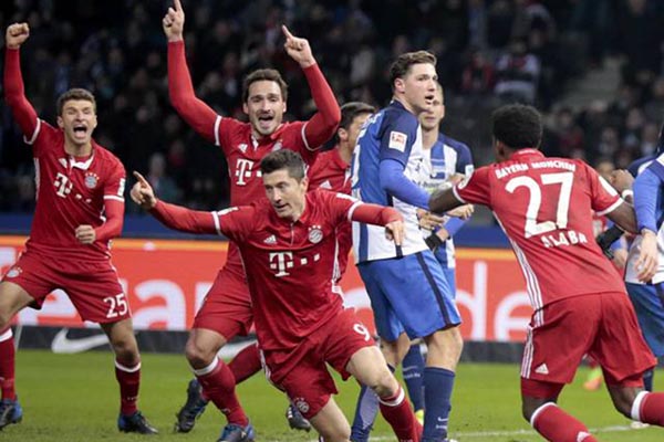  Hasil Bundesliga: Munchen Tertahan, Dortmund &amp; Hoffenheim Rebutan Slot Champions