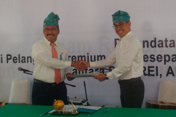  PLN Riau Kepri Teken MoU Dengan 2 Pelanggan Premium