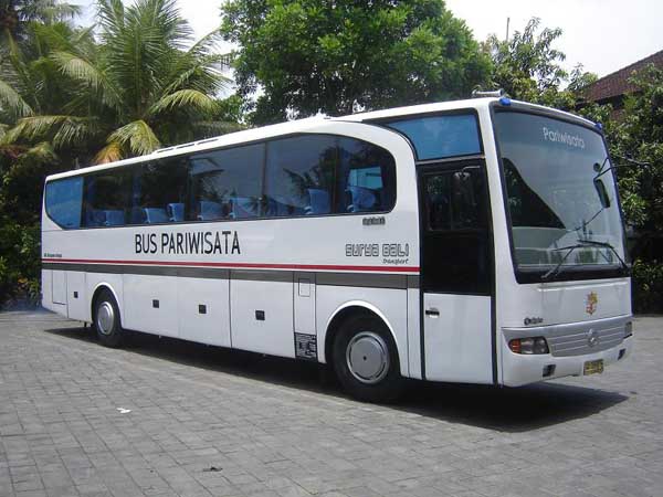  Pelaku Wisata Kembali Keluhkan Tarif Parkir Bus