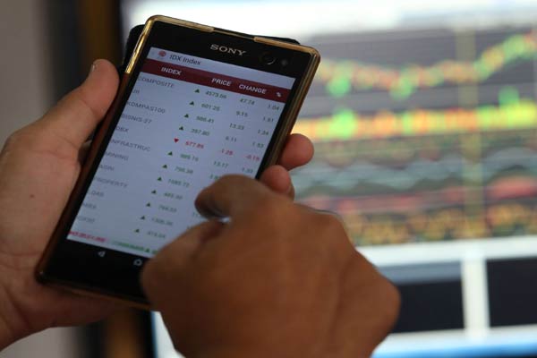  BBRI Pendorong Utama IHSG Sesi I, Saham First Media Naik 12,50%