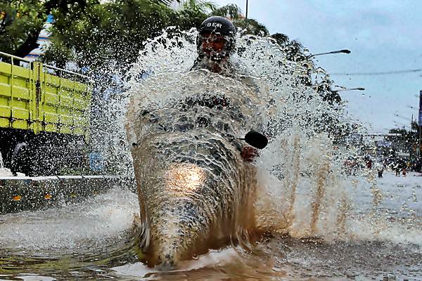  Jakarta Dikepung Banjir