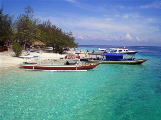  Menpar Arief, Tertibkan Bangunan Liar di Pantai Gili Trawangan