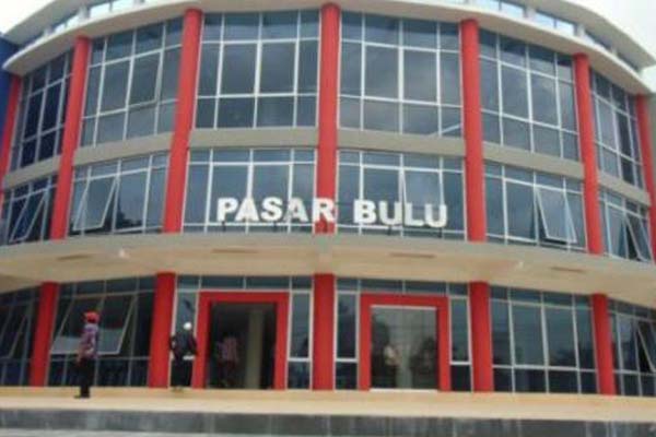  PASAR BULU: Tak Segera Ditempati, Belasan Kios Disegel