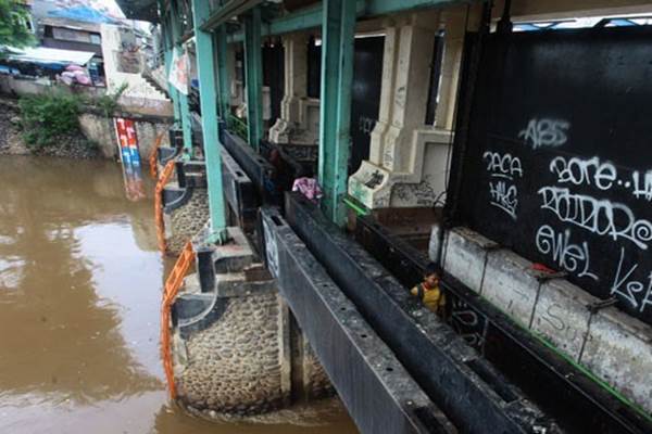  Cara Mengatasi Banjir Jakarta Menurut Pakar dari UGM