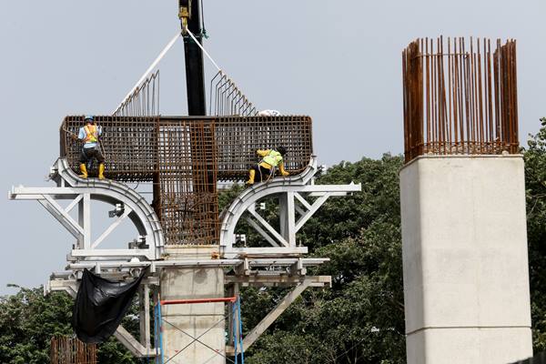  Ahok Yakin Pembangunan LRT Selesai Sebelum Asian Games