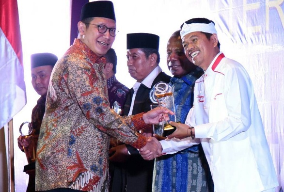  Dedi Mulyadi Raih \'Harmoni Award\' Dari Kementerian Agama RI