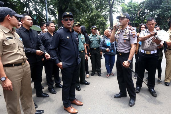  FOTO: Ridwan Kamil Datangi Lokasi Penyergapan Pelaku Teror Bom Bandung