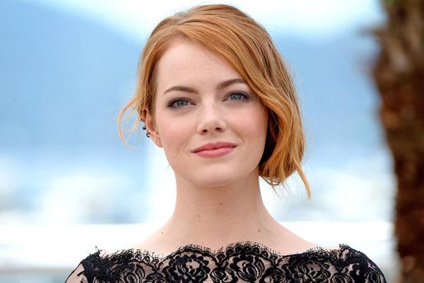  Emma Stone Diprediksi Aktris Terbaik Oscar 2017