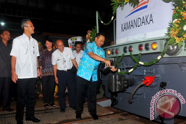  KA Kamandaka Layani Purwokerto-Semarang Dengan Rangkaian Baru