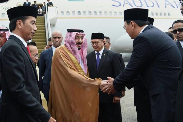  Gaya Ahok Saat Bersalaman dengan Raja Salman