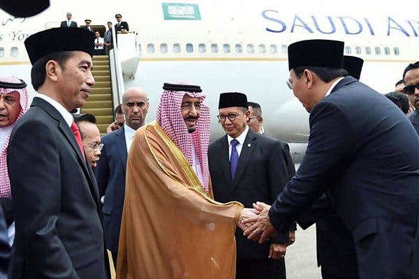  Ahok Berjabatan Tangan Dengan Raja Salman