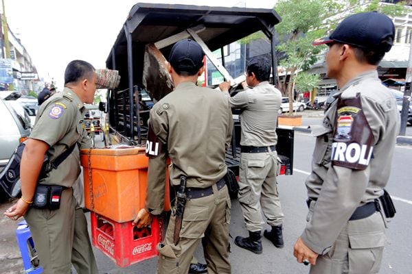  Penataan Puluhan PKL di Terminal Kampung Rambutan Dimulai Pekan Depan