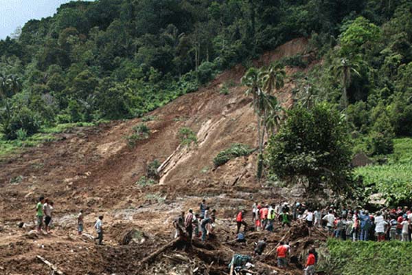  Peneliti Jelaskan Mengapa Tanah di Jawa Rawan Longsor