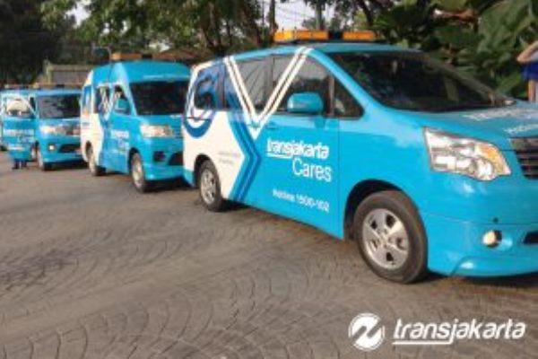 Tahir Foundation Sumbang 20 Unit Mobil Transjakarta Cares