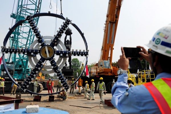  PT MRT Jakarta - PT Pembangunan Jaya Ancol Teken MoU Pembangunan Fase II