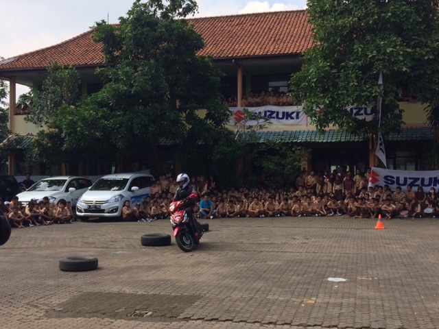  Suzuki Sosialisasikan Keselamatan Berkendara bagi Siswa SMP