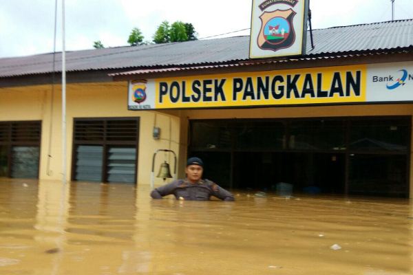  BPBD Limapuluh Kota Terjun ke Lokasi Banjir di Desa Adat Pangkalan