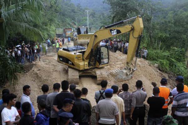  Korban Tewas Banjir &amp; Longsor di Sumbar Bertambah Jadi Enam Orang