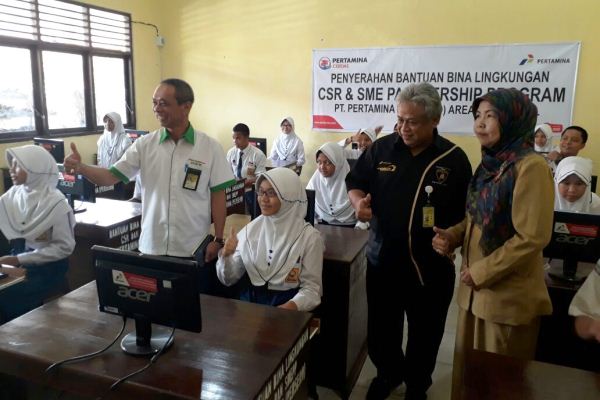  Pertamina Sumbagsel Salurkan Bantuan CSR di SMPN 58 Palembang