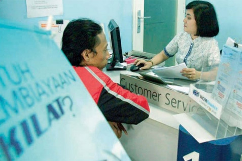  Mengerem Pembiayaan Kendaraan Niaga