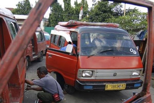  Sopir Angkot di Tangerang Tolak Taksi “Online”