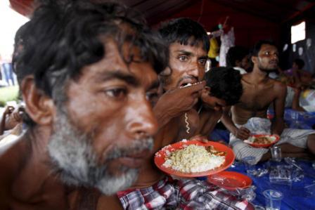  Ribuan Pengungsi Rohingya Kembali ke Myanmar