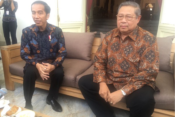  Jokowi dan SBY Berbincang Ditemani Teh & Lumpia