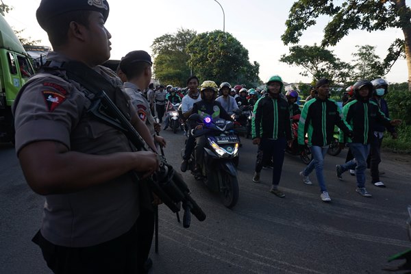  Ojek Online dan Sopir Angkot Tangerang Akhirnya Berdamai