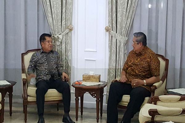  Wapres JK dan SBY Duduk Bersisian di TMP Kalibata