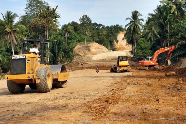  Pembangunan Jalan Lintas Nasional Aceh Timur