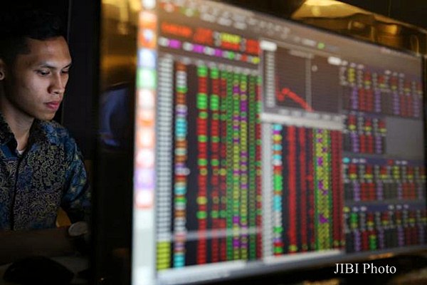  SENTIMEN IHSG: Darmin Nasution Optimistis PDB Kuartal I, Indeks Mantap