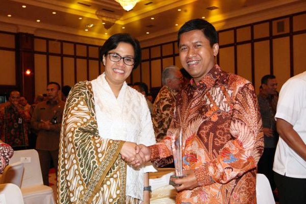  Bisnis Indonesia Raih Penghargaan dari Kemenkeu