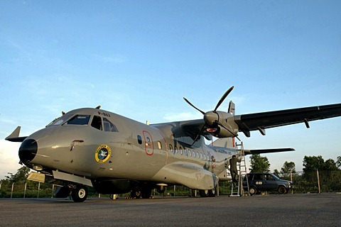  CUACA PENERBANGAN 15 MARET: Hujan dan Guntur di Bandara Fisabilillah